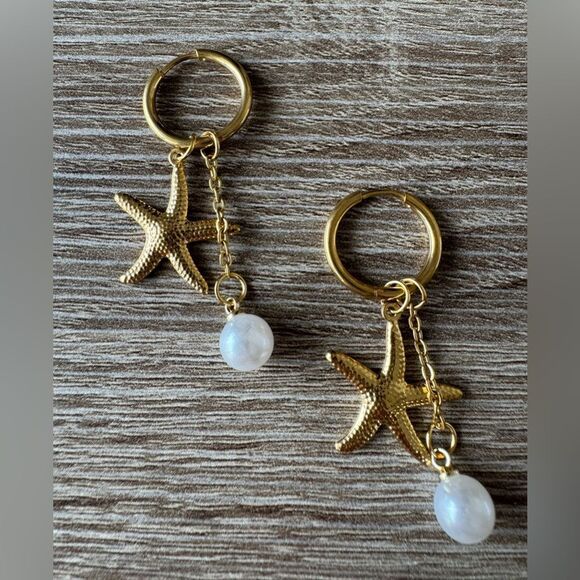 Gold Starfish Dangle Earrings N931 - Picture 2 of 4